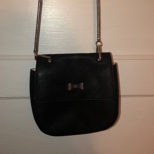 One shoulder black purse
